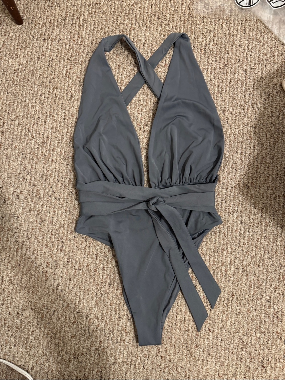 Viral Tala Hamptons Multiway Swimsuit olive green